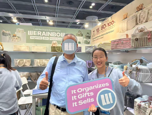 A customer visiting the WERAINBOW booth